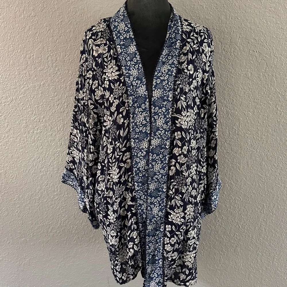 Navy Blue & White Floral Kimono Cardigan with Lace Trim – Size Large - Picture 1 of 8